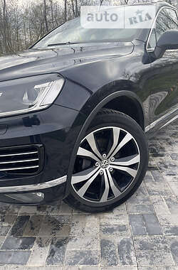 Позашляховик / Кросовер Volkswagen Touareg 2015 в  фото 36 Позашляховик / Кросовер Volkswagen Touareg 2015 в
