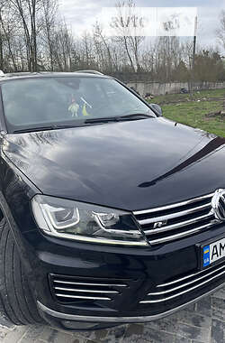 Позашляховик / Кросовер Volkswagen Touareg 2015 в  фото 44 Позашляховик / Кросовер Volkswagen Touareg 2015 в