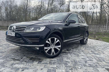 Позашляховик / Кросовер Volkswagen Touareg 2015 в  фото 54 Позашляховик / Кросовер Volkswagen Touareg 2015 в