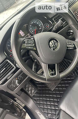 Позашляховик / Кросовер Volkswagen Touareg 2015 в  фото 67 Позашляховик / Кросовер Volkswagen Touareg 2015 в