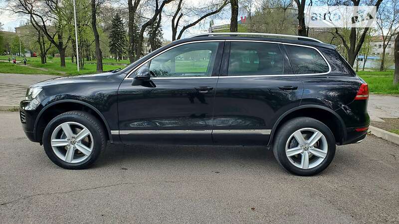 Внедорожник / Кроссовер Volkswagen Touareg 2010 в Запорожье