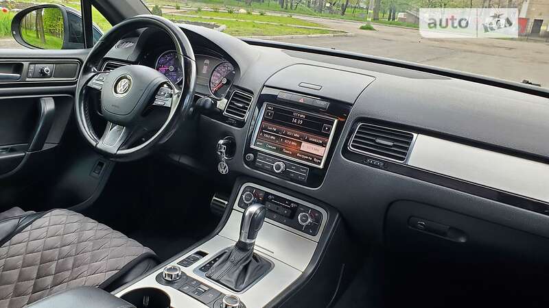 Внедорожник / Кроссовер Volkswagen Touareg 2010 в Запорожье