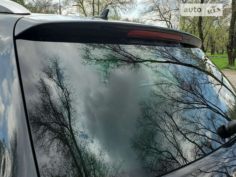 Внедорожник / Кроссовер Volkswagen Touareg 2010 в Запорожье