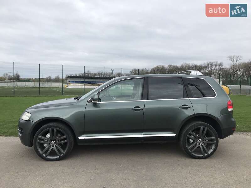 Внедорожник / Кроссовер Volkswagen Touareg 2003 в Александрие