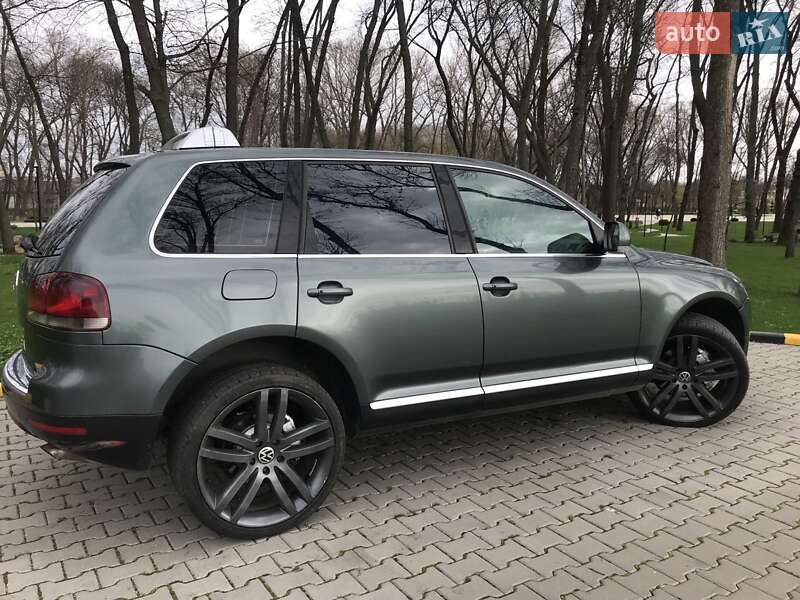 Внедорожник / Кроссовер Volkswagen Touareg 2003 в Александрие