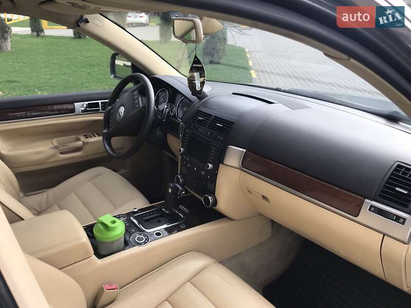 Внедорожник / Кроссовер Volkswagen Touareg 2003 в Александрие