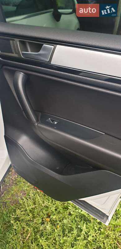 Внедорожник / Кроссовер Volkswagen Touareg 2013 в Житомире фото 16 Внедорожник / Кроссовер Volkswagen Touareg 2013 в Житомире