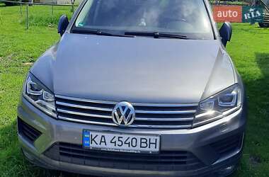 Позашляховик / Кросовер Volkswagen Touareg 2016 в 