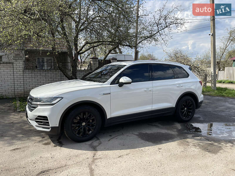 Внедорожник / Кроссовер Volkswagen Touareg 2020 в Харькове