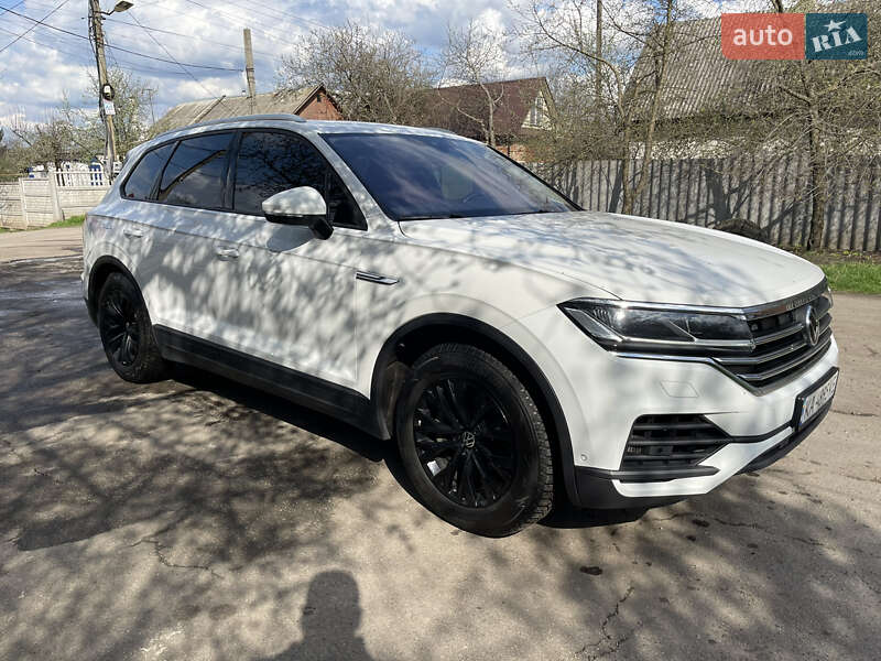 Внедорожник / Кроссовер Volkswagen Touareg 2020 в Харькове