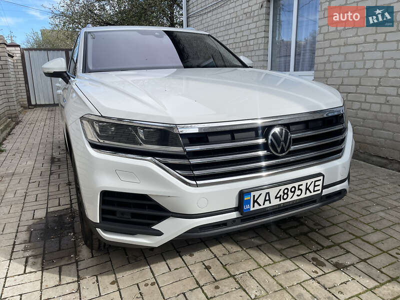 Внедорожник / Кроссовер Volkswagen Touareg 2020 в Харькове
