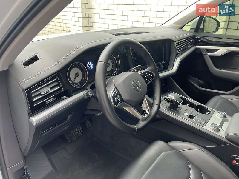 Внедорожник / Кроссовер Volkswagen Touareg 2020 в Харькове