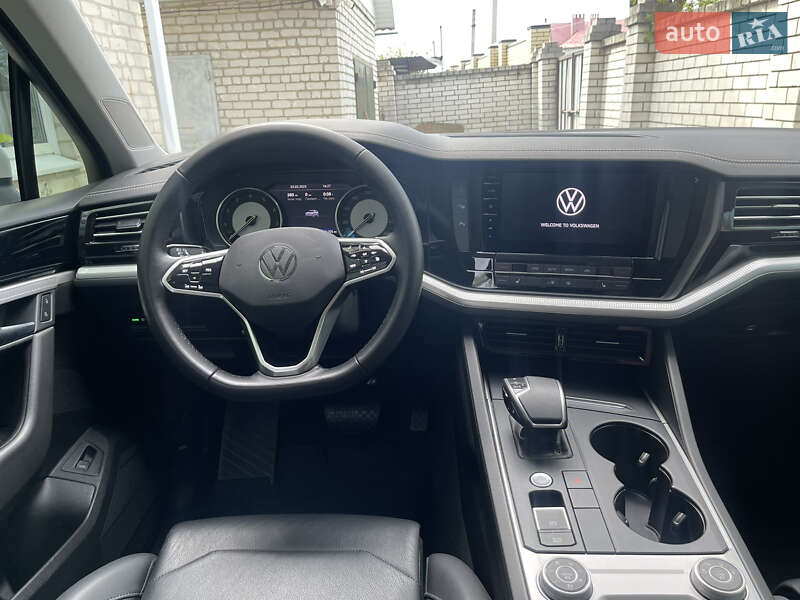Внедорожник / Кроссовер Volkswagen Touareg 2020 в Харькове