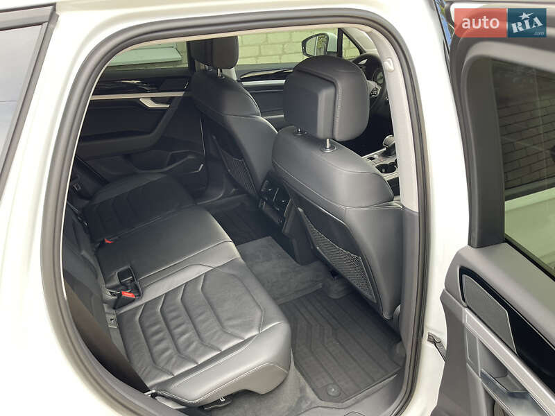 Внедорожник / Кроссовер Volkswagen Touareg 2020 в Харькове