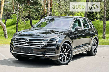 Позашляховик / Кросовер Volkswagen Touareg 2023 в 