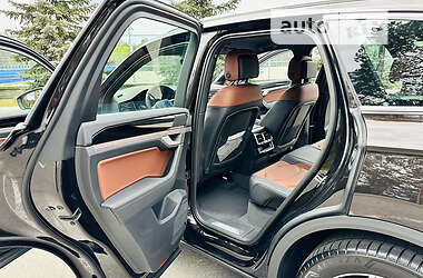 Позашляховик / Кросовер Volkswagen Touareg 2023 в 