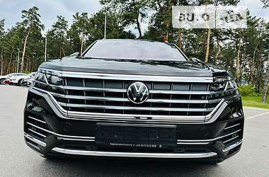 Позашляховик / Кросовер Volkswagen Touareg 2023 в 