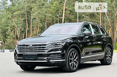 Позашляховик / Кросовер Volkswagen Touareg 2023 в 
