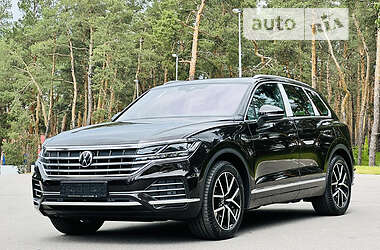 Позашляховик / Кросовер Volkswagen Touareg 2023 в 