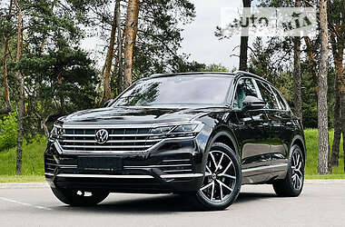Позашляховик / Кросовер Volkswagen Touareg 2023 в 