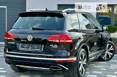 Позашляховик / Кросовер Volkswagen Touareg 2016 в 