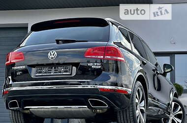 Позашляховик / Кросовер Volkswagen Touareg 2016 в 