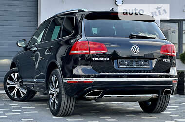 Позашляховик / Кросовер Volkswagen Touareg 2016 в 