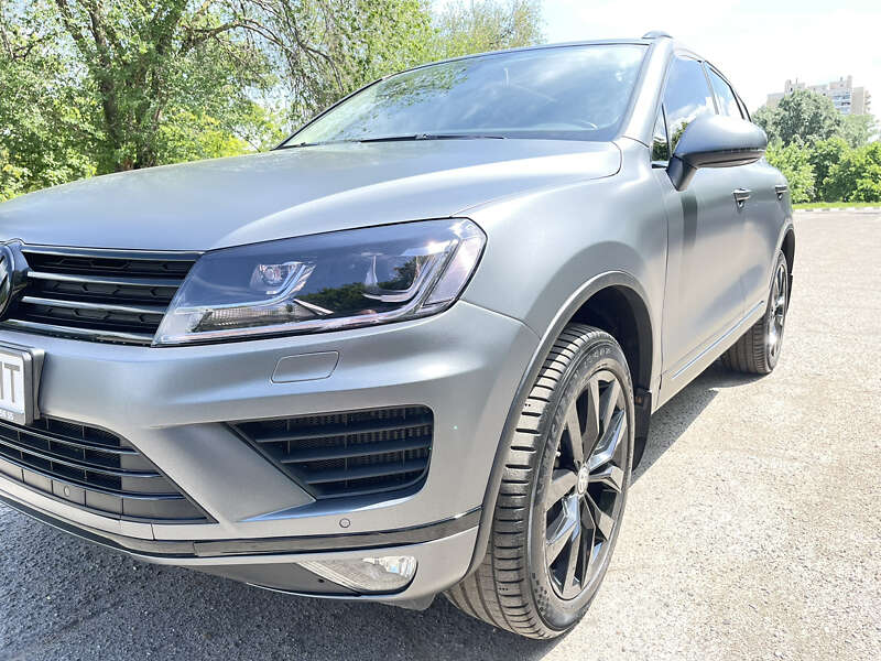 Внедорожник / Кроссовер Volkswagen Touareg 2016 в Запорожье