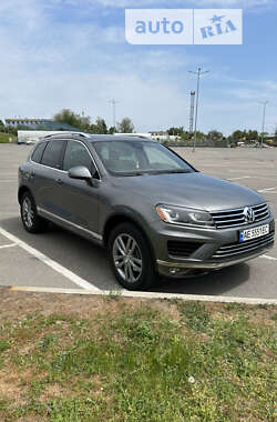 Позашляховик / Кросовер Volkswagen Touareg 2017 в Дніпрі