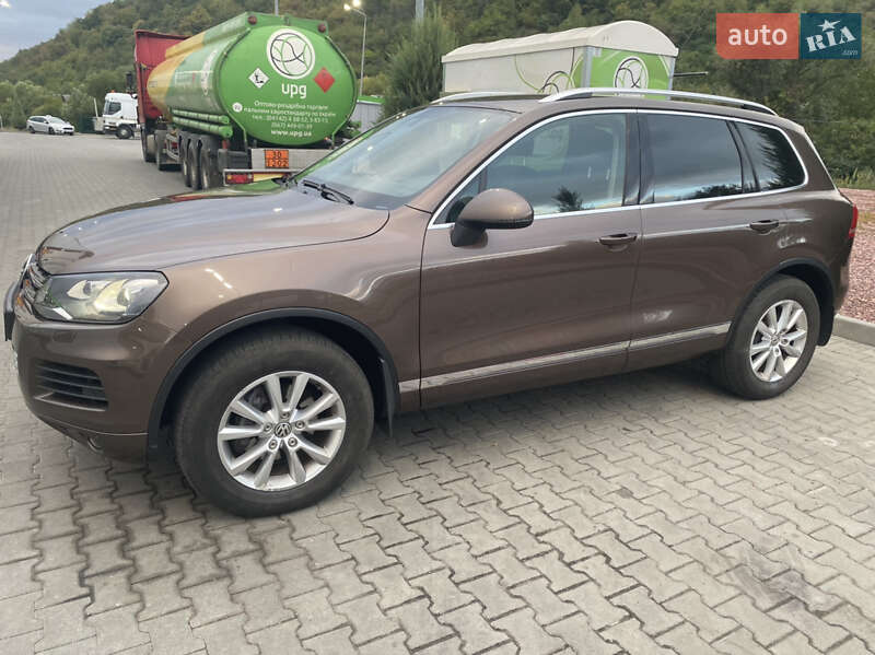 Позашляховик / Кросовер Volkswagen Touareg 2013 в Мукачевому