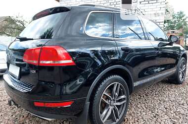 Позашляховик / Кросовер Volkswagen Touareg 2013 в Сумах