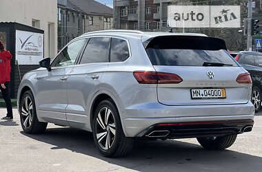 Позашляховик / Кросовер Volkswagen Touareg 2019 в Рівному