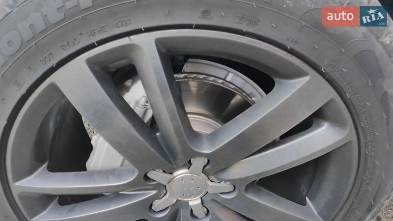 Внедорожник / Кроссовер Volkswagen Touareg 2012 в Ивано-Франковске