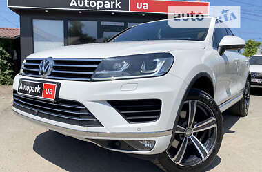 Внедорожник / Кроссовер Volkswagen Touareg 2016 в Виннице