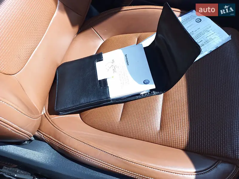 Позашляховик / Кросовер Volkswagen Touareg 2014 в Рівному документ