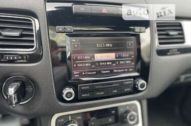 Позашляховик / Кросовер Volkswagen Touareg 2012 в 