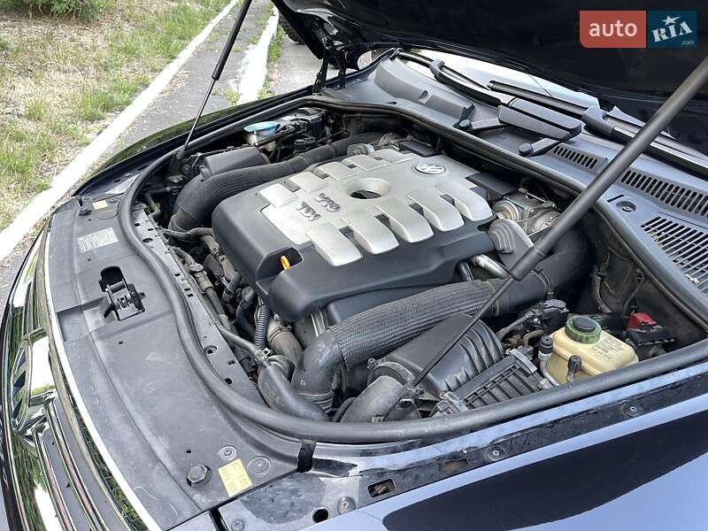 Позашляховик / Кросовер Volkswagen Touareg 2006 в Києві