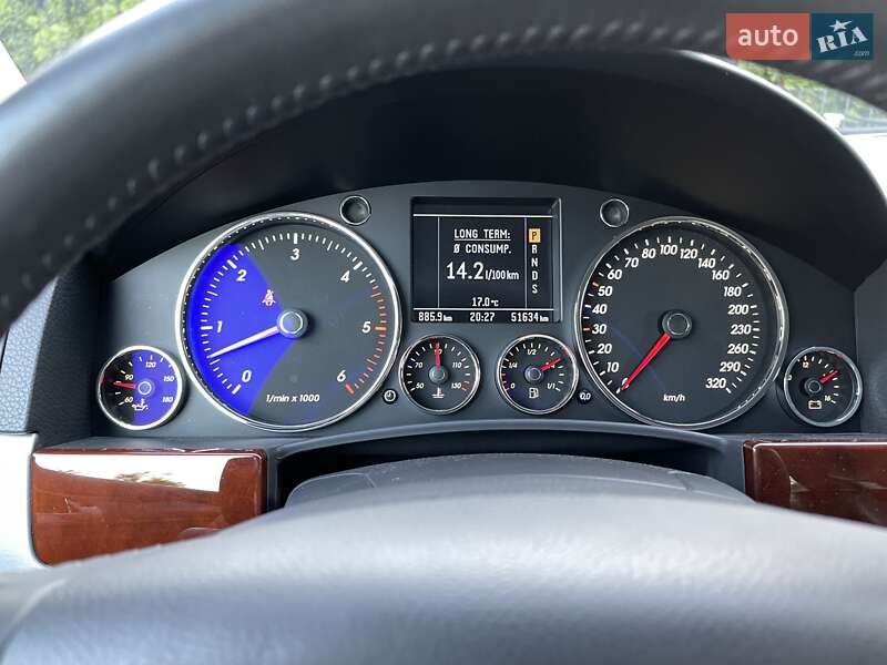 Позашляховик / Кросовер Volkswagen Touareg 2006 в Києві