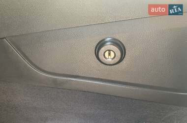 Внедорожник / Кроссовер Volkswagen Touareg 2011 в 