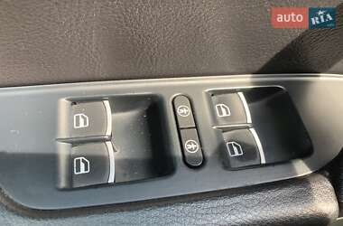 Внедорожник / Кроссовер Volkswagen Touareg 2011 в 