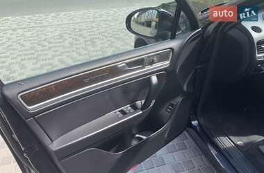 Внедорожник / Кроссовер Volkswagen Touareg 2011 в 