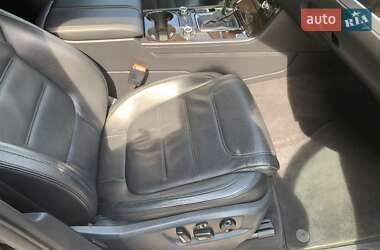 Внедорожник / Кроссовер Volkswagen Touareg 2011 в 