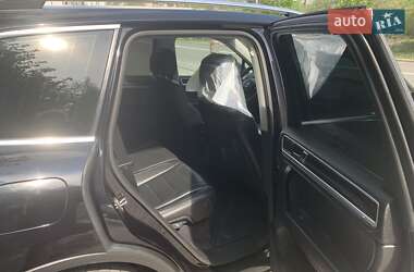 Внедорожник / Кроссовер Volkswagen Touareg 2011 в 