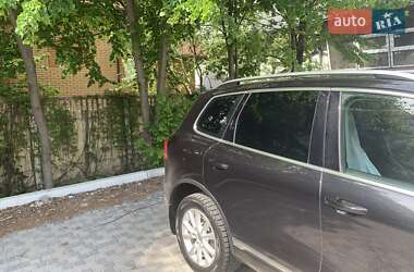 Внедорожник / Кроссовер Volkswagen Touareg 2011 в 