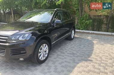 Внедорожник / Кроссовер Volkswagen Touareg 2011 в 