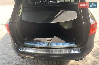 Внедорожник / Кроссовер Volkswagen Touareg 2011 в 