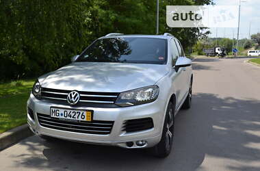 Внедорожник / Кроссовер Volkswagen Touareg 2013 в Киеве