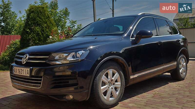 Внедорожник / Кроссовер Volkswagen Touareg 2011 в 