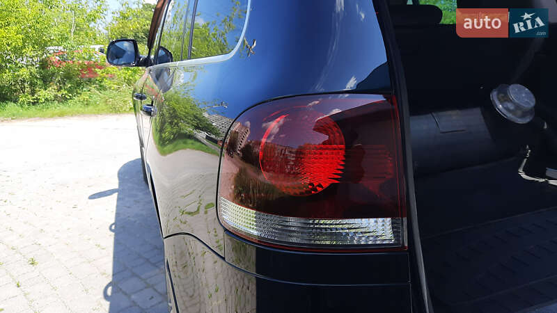 Внедорожник / Кроссовер Volkswagen Touareg 2007 в Львове