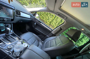 Внедорожник / Кроссовер Volkswagen Touareg 2014 в 